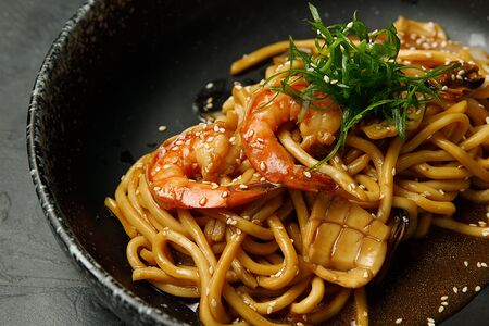 Удон с морепродуктами