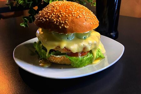 Бургер с мраморной говядиной