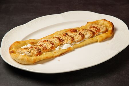 Лепешка с угрем и страчателлой