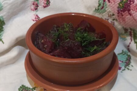 Свекла печеная с чесноком