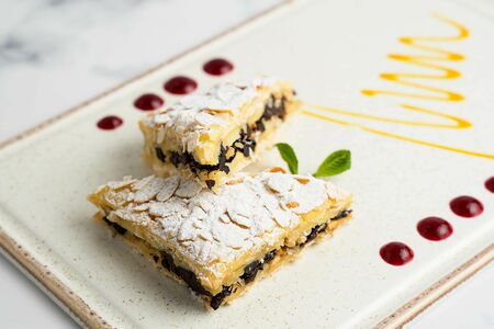 Безе из чернослива