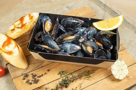 Мидии в сливочно-чесночном соусе