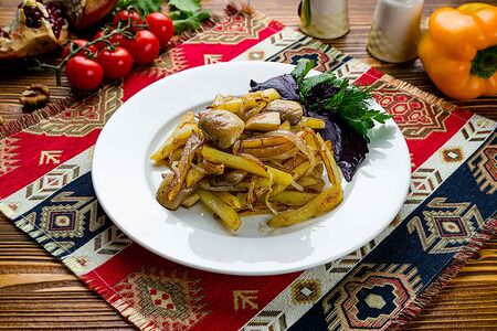 Картофель, жаренный с грибами