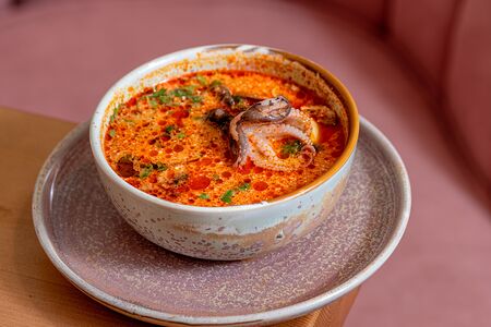 Том Ям с осьминогами