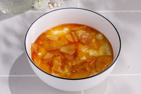 Каша пшенная с карамельной грушей