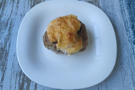 Ватрушка мясная