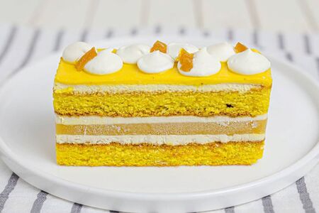 Торт Манго-ананас