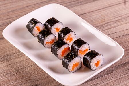 Роллы с лососем