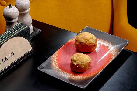 Картофель запеченный с соусом блю чиз