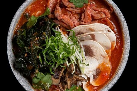 Красный суп с говядиной