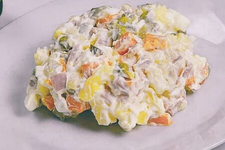 Оливье с колбасой