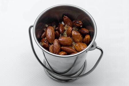 Миндаль с морской солью в пряностях