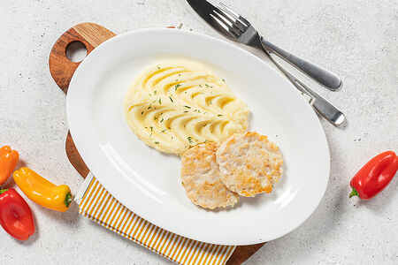 Картофельное пюре с котлетами