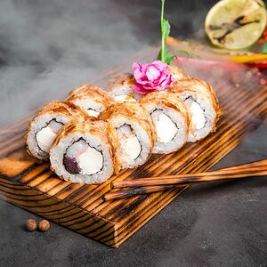 Ролл Бонито с креветкой и тунцом