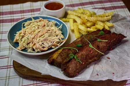 Брискет с картофелем фри