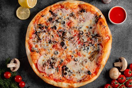 Пицца Грибы и ветчина