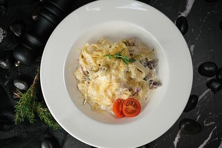 Паста с курицей и грибами