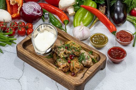 Долма из капустных листьев