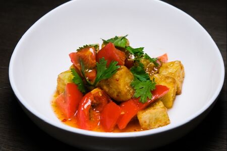 Салат с хрустящими баклажанами