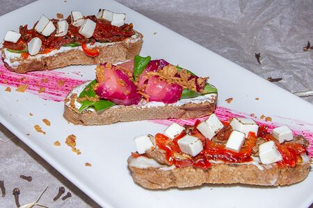 Ассорти из трех видов брускетт