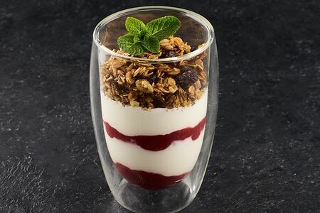 Гранола с йогуртом