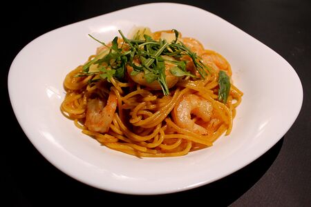 Спагетти с креветками