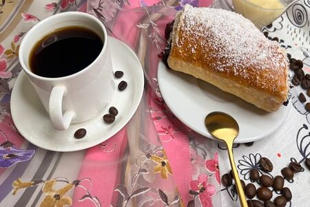 Штрудель с вишней