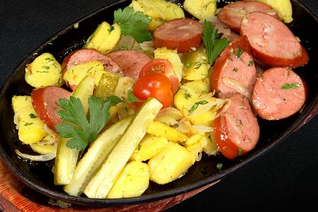 Скоблянка с колбасками