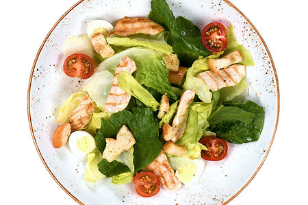 Салат Цезарь с цыпленком