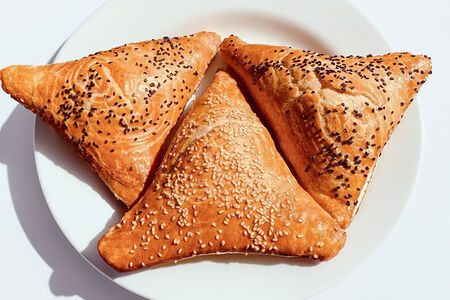 Самса с сыром и брынзой