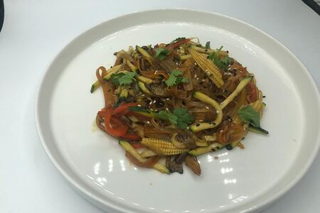 Лапша рисовая с овощами
