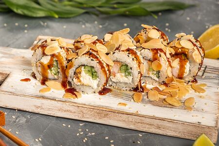 Хрустящая креветка и миндаль