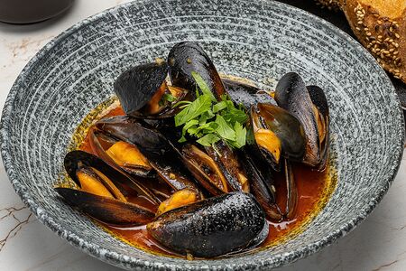 Мидии в соусе том ям