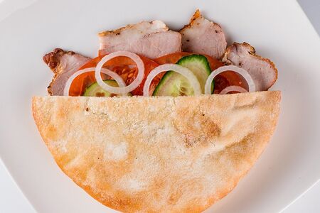 Биф тейсти пита