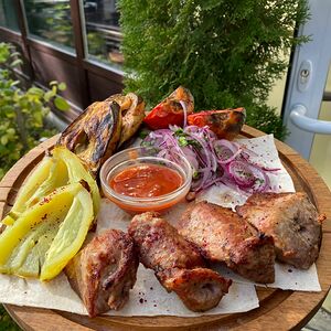 Шашлык из cвинoй шеи