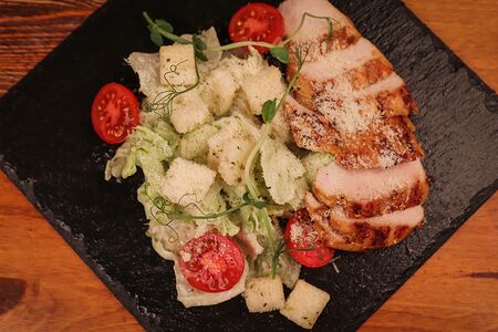 Цезарь с курицей