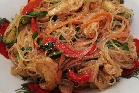 Салат с фунчозой