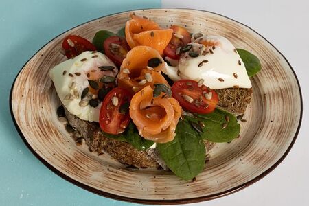 Бенедикт с лососем