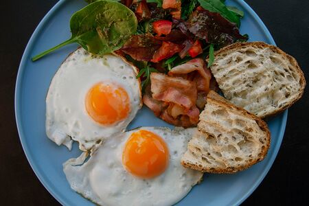 Глазунья с зеленью