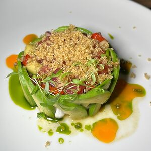 Тунец с авокадо