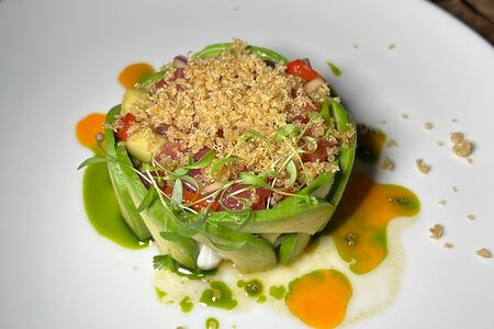 Тунец с авокадо