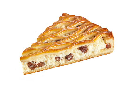 Пирог с творогом и изюмом