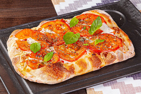 Римская пицца Маргарита