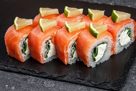 Филадельфия с подкопченным лососем