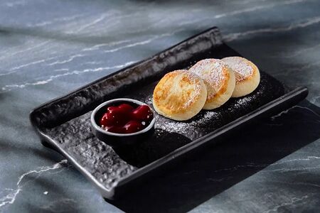 Сырники с ягодным компотэ