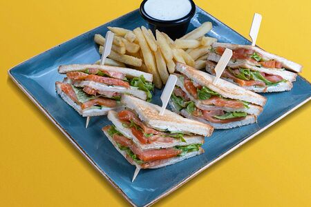 Сэндвич-клаб с семгой