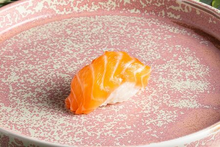 Суши Лосось