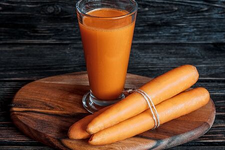 Свежевыжатый морковный сок