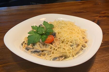 Паста с курицей и грибами