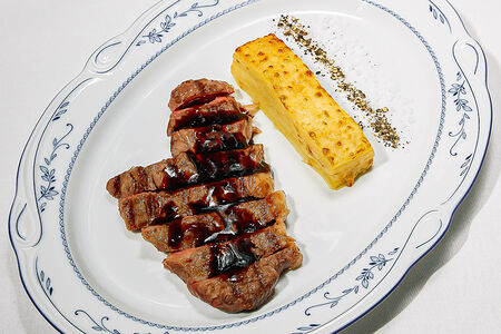 Стриплойн с картофельным гратеном